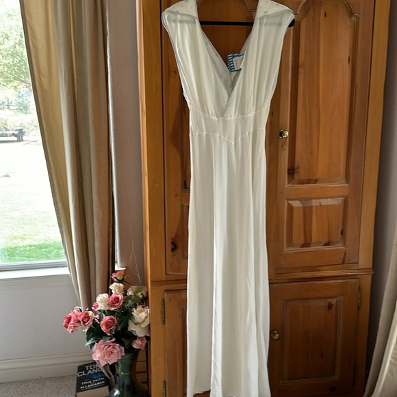 Vintage Barbizon rayon crêpe nightgown For taller women - Picture 6 of 9